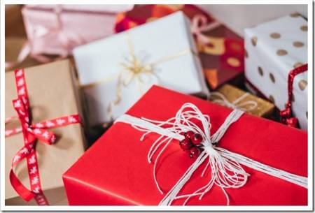 Покупка подарков и сувениров к праздникам